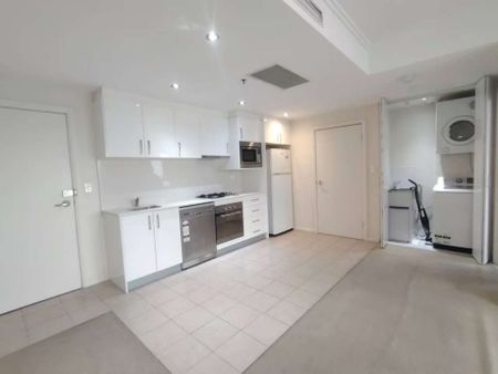 One Bedroom Apartment for Rent Next to Burwood Station - Photo 3