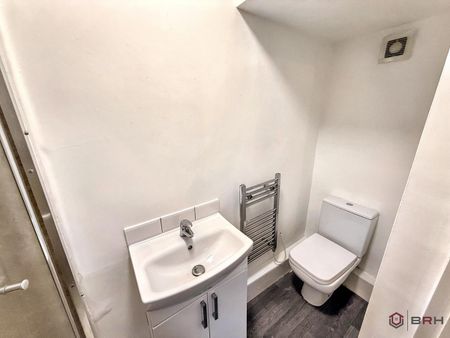 St Johns Road, Doncaster, DN12 - Photo 2