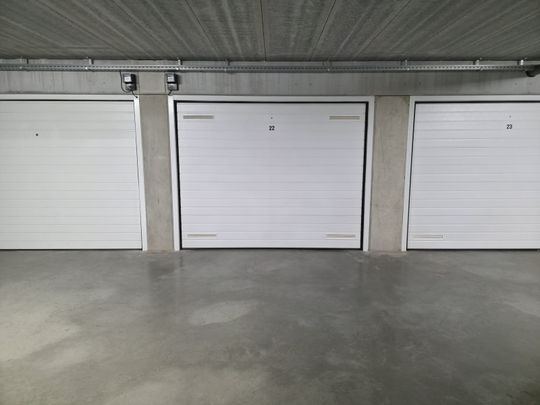 Prachtig appartement met 2 slaapkamers, ruim terras en garagebox in het hart van ’s-Gravenwezel - Photo 1