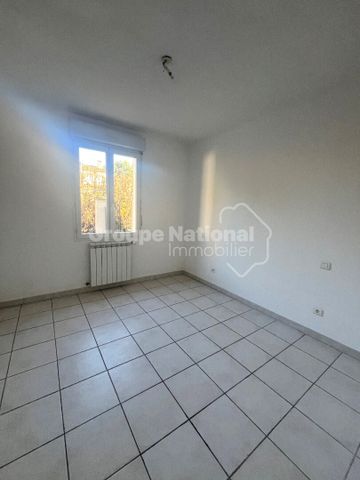 ROGNONAS - Maison de plain pied avec 3 chambres et garage., - Photo 5