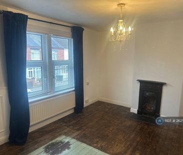 3 bedroom terraced house to rent - Photo 2