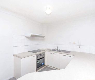 Handy Position Inner South Location - Photo 4