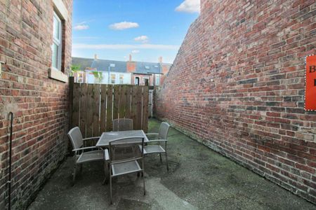 2 bed lower flat to rent in NE6 - Photo 3