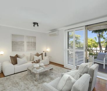 Stylish Two-Storey Apartment Retreat in Peaceful Garden Setting - Photo 2