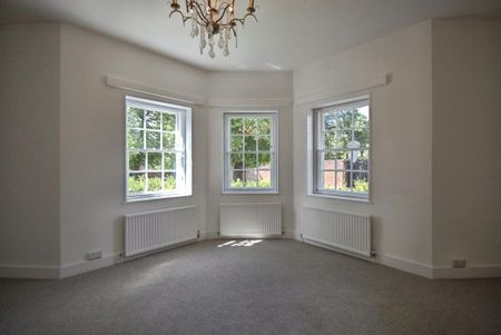3 bedroom detached house to rent - Photo 3