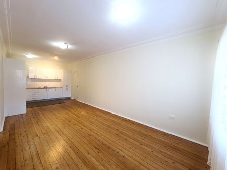 Comfort and Convenience with 2 Bedroom unit - Photo 4