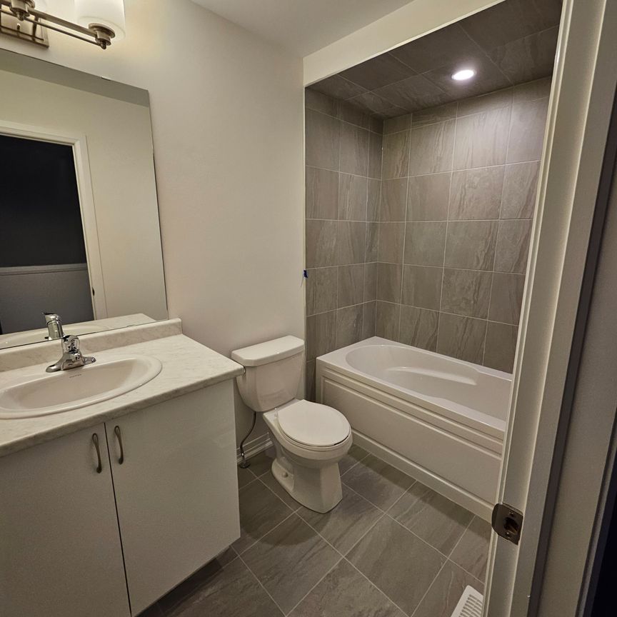 For Lease - 660 COLBORNE Street Unit# 53, Brantford, Ontario - Photo 1