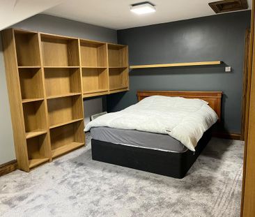 1 bedroom in a house share to rent - Photo 2