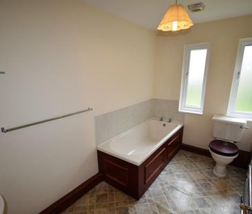 3 bedroom flat to rent - Photo 6