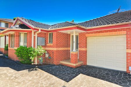 Well Presented Two Bedroom Villa - Photo 2