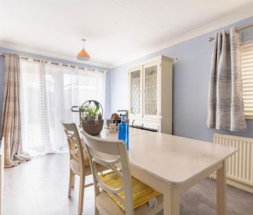 3 bedroom semi-detached house to rent - Photo 3