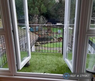 1 bedroom in a house share to rent - Photo 1