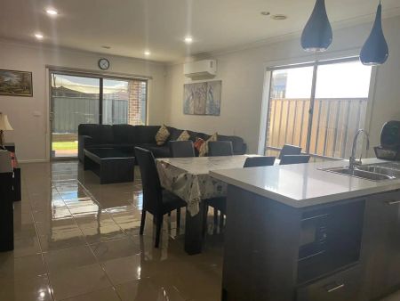 “3 Bedroom Home in the Heart of Truganina” - Photo 3