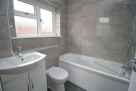 Walnut Close, Alton, Hampshire, GU34 - Photo 3