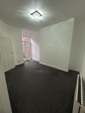 2 Bed Terraced House, Joan Street, M40 - Photo 3