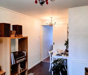 1 Bed Flat, Humber Close, L4 - Photo 2