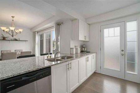 For Lease - 596 Foxlight Circle, Kanata, Ontario - Photo 4