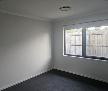 Beautiful 4 bedroom family home with ducted air-conditioning - Photo 6