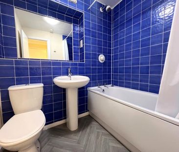 Guernsey Close, Guildford, Surrey, GU4 - Photo 3