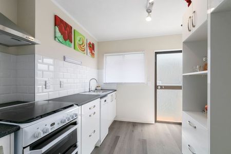 a/98 Reynolds Street, Taita Wellington 5011 - Photo 3