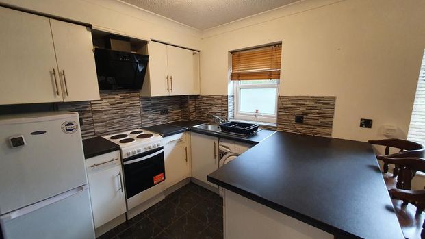 2 bedroom flat to rent - Photo 1