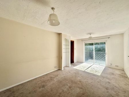 2 bedroom flat to rent - Photo 2