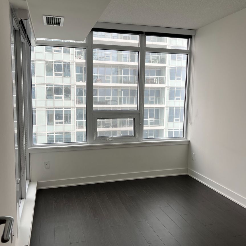 For Lease - 19 Bathurst Street Unit# 2210, Toronto, Ontario - Photo 1
