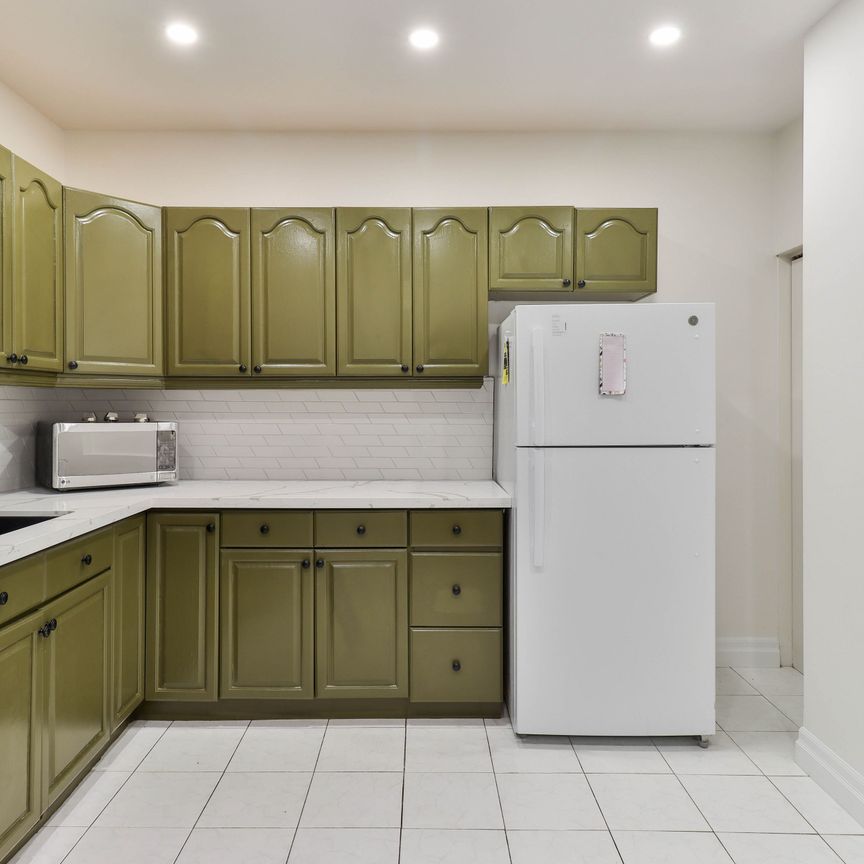 For Lease - 212 Coxwell Avenue, Toronto, Ontario - Photo 1