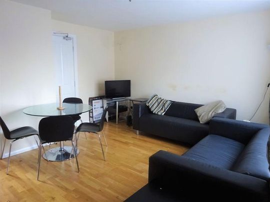 4 bedroom terraced house to rent - Photo 1