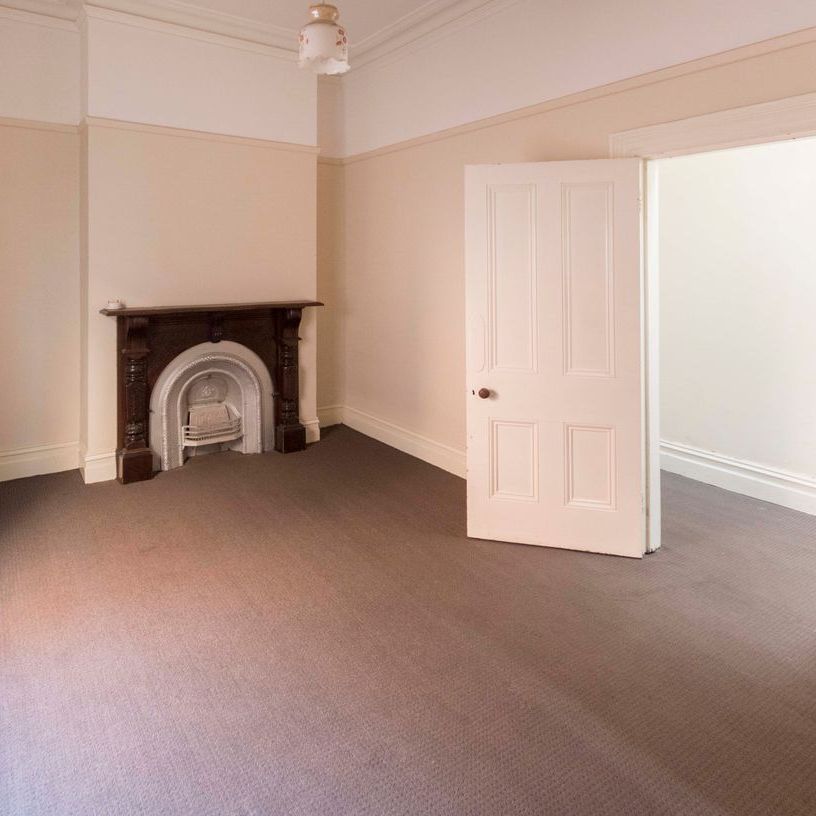 Charming Two-Bedroom Unit in the Heart of Brunswick - Photo 1