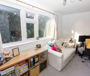 2 bedroom maisonette to rent - Photo 6