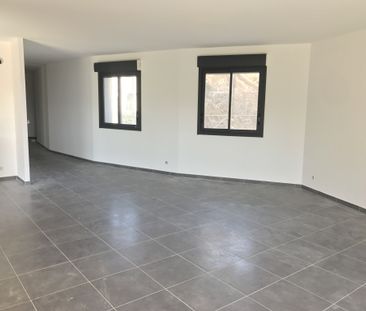 Location Appartement 3 pièces 83m² BASTIA 20600 - Photo 2