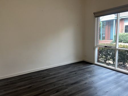 FOUR BEDROOM TOWNHOUSE - Photo 5