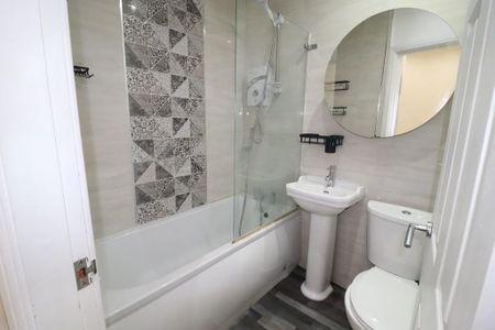 3 bedroom terraced house to rent - Photo 4