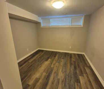 For Lease - 1218 Shamir Crescent, Mississauga, Ontario - Photo 2