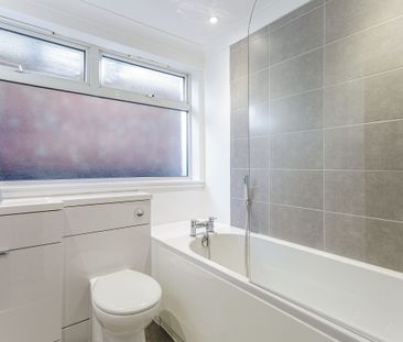 2 bedroom apartment to rent Waverley Grove, Southsea, Hampshire, PO4 - Photo 2