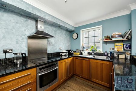 2 bedroom apartment to rent - Photo 2