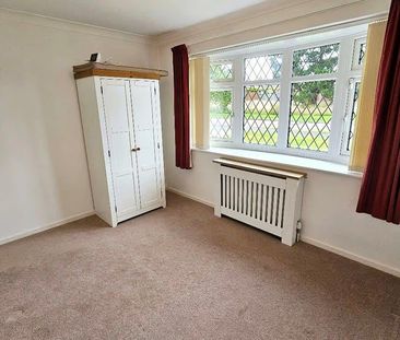 Tidebrook Gardens, Eastbourne - Two-Bedroom Detached Bungalow - Photo 5