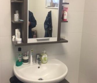 Moderne, Top Gepflegte 2 Zimmer Wohnung mit Terrasse und Garten in ... - Photo 3