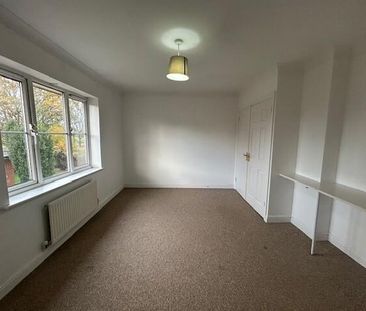 4 bedroom link detached house to rent - Photo 6