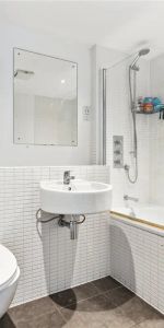 2 bedroom flat in 34 Lombard Road - Photo 4