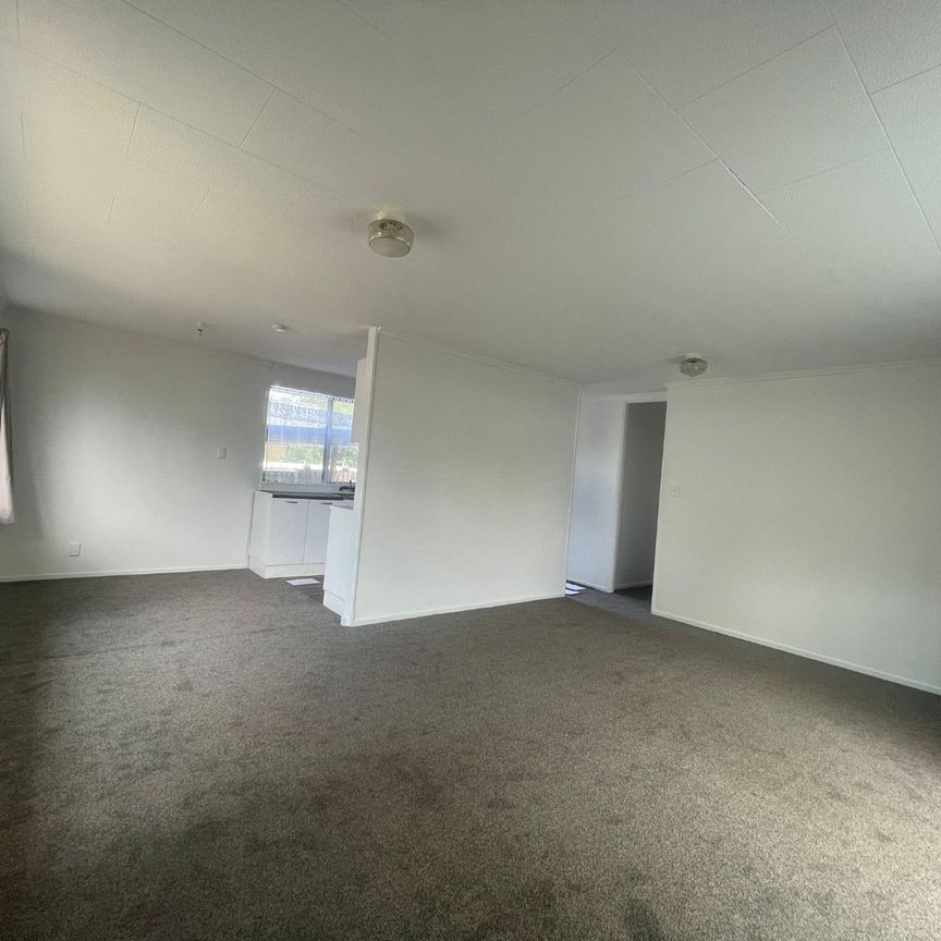 HENDERSON, 3 BEDROOMS - Photo 1