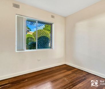 A great price and an extremely convenient location - say no more! - Photo 1