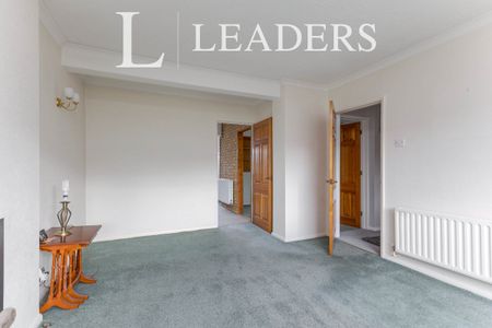 3 bedroom house to rent Cottenham Close, East Malling, West Malling, Kent, ME19 - Photo 2