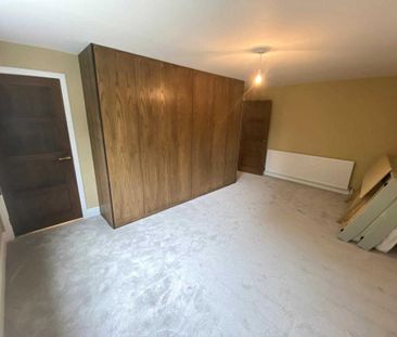 5 bedroom detached house to rent - Photo 2