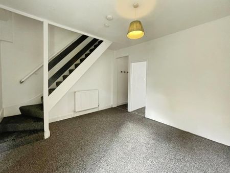 2 bedroom terraced house to rent - Photo 2