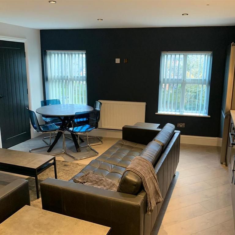 1 bedroom in a house share to rent - Photo 1