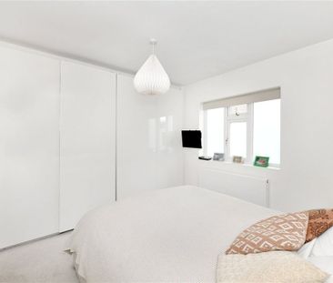 2 Bed Maisonette, East Lodge, N3 - Photo 5