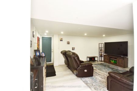 For Lease - 17 Crescent Hill Drive, Brampton, Ontario - Photo 3