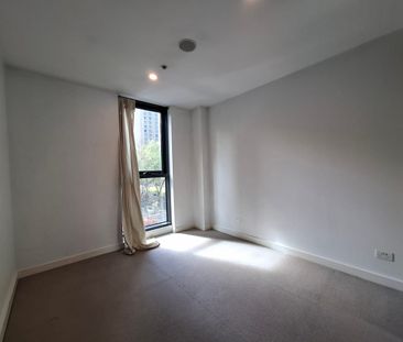 Stylish Southbank Apartment for Rent – Prime City Location - Photo 2